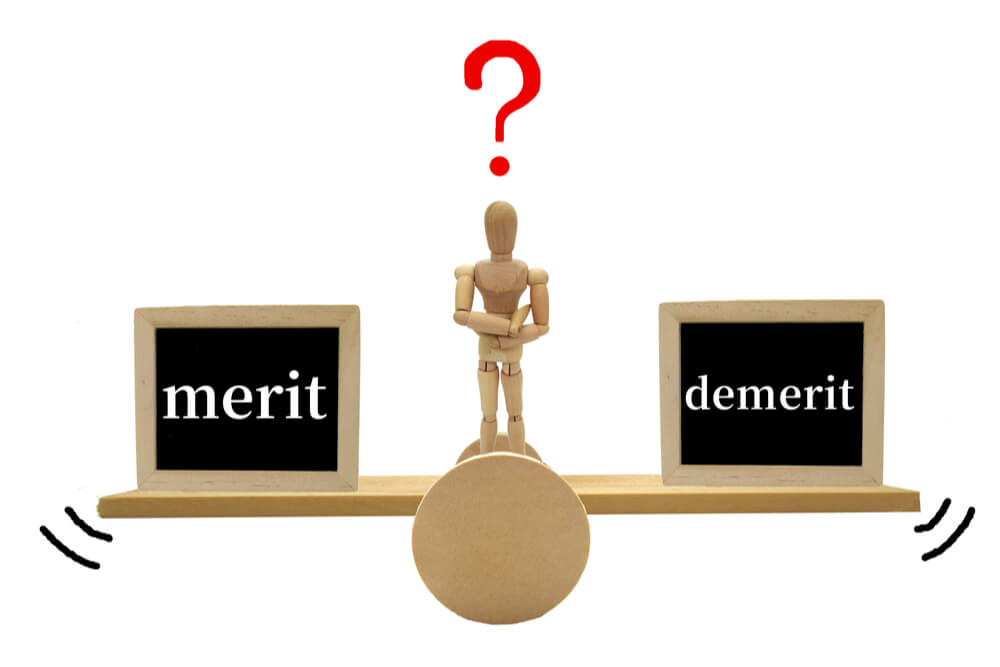 天秤にかけられたmeritとdemerit