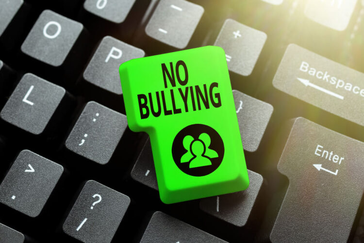 NO BULLYINGの書かれたボタン