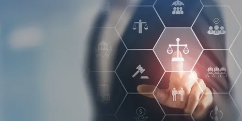 空中に浮くパネルにタッチする指